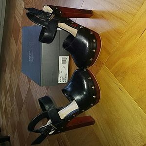 Vince Camuto strap back clog